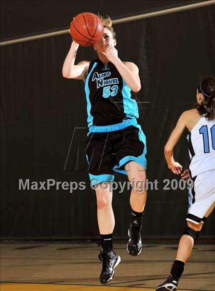 Thumbnail 2 in Aliso Niguel vs. Villa Park (Larry Doyle OC Championships) photogallery.