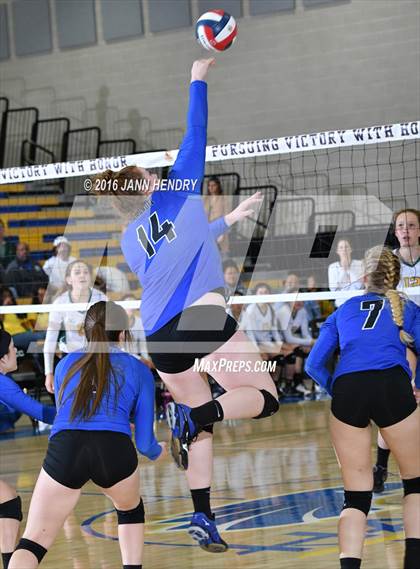 Thumbnail 2 in Head-Royce vs. Immanuel (CIF State D5 Final) photogallery.