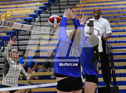 Thumbnail 2 in Head-Royce vs. Immanuel (CIF State D5 Final) photogallery.