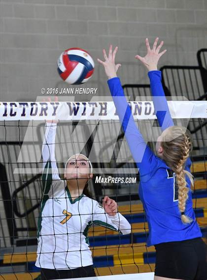 Thumbnail 1 in Head-Royce vs. Immanuel (CIF State D5 Final) photogallery.