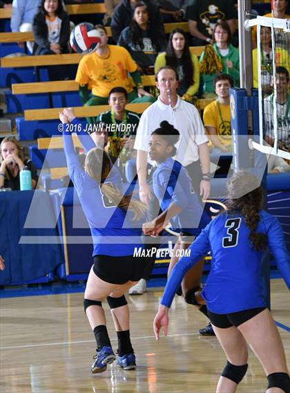 Thumbnail 1 in Head-Royce vs. Immanuel (CIF State D5 Final) photogallery.