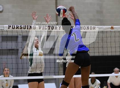 Thumbnail 1 in Head-Royce vs. Immanuel (CIF State D5 Final) photogallery.
