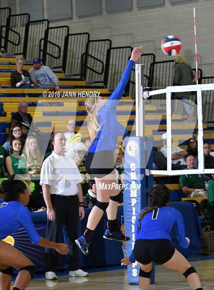Thumbnail 1 in Head-Royce vs. Immanuel (CIF State D5 Final) photogallery.
