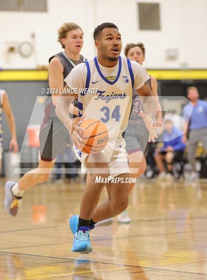 Thumbnail 1 in Golden vs. Longmont photogallery.