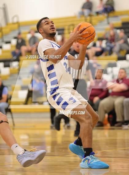 Thumbnail 2 in Golden vs. Longmont photogallery.