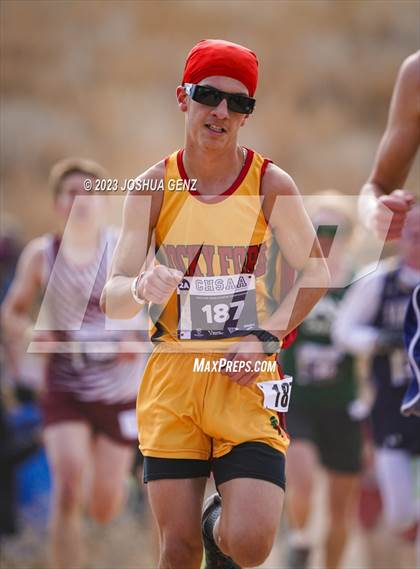 Thumbnail 2 in CHSAA 2A Cross Country Final photogallery.