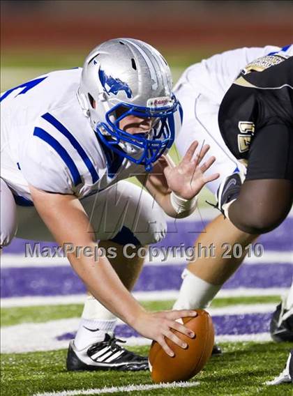 Thumbnail 2 in Foster vs. Friendswood (4A Region 3 Bi-District Playoffs) photogallery.