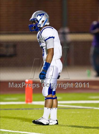 Thumbnail 3 in Foster vs. Friendswood (4A Region 3 Bi-District Playoffs) photogallery.