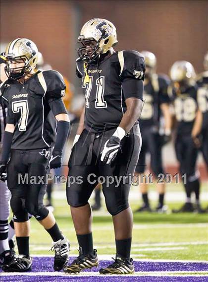 Thumbnail 2 in Foster vs. Friendswood (4A Region 3 Bi-District Playoffs) photogallery.