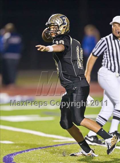 Thumbnail 3 in Foster vs. Friendswood (4A Region 3 Bi-District Playoffs) photogallery.