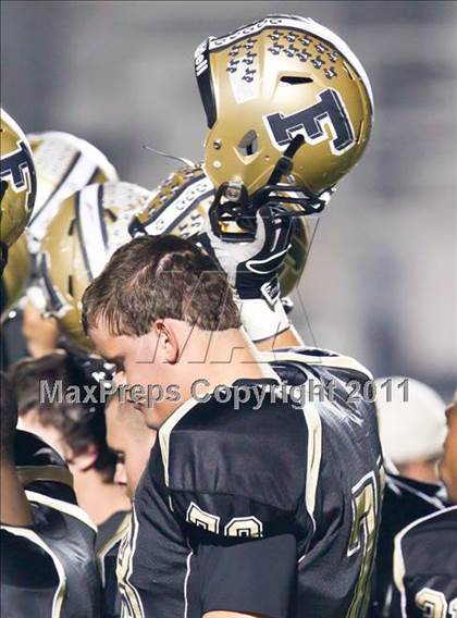 Thumbnail 1 in Foster vs. Friendswood (4A Region 3 Bi-District Playoffs) photogallery.