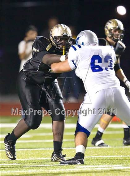 Thumbnail 1 in Foster vs. Friendswood (4A Region 3 Bi-District Playoffs) photogallery.
