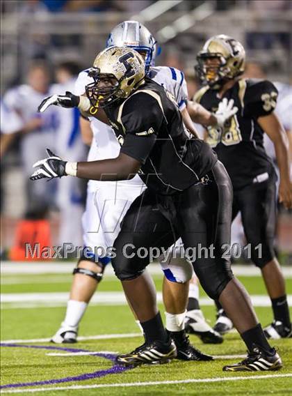 Thumbnail 3 in Foster vs. Friendswood (4A Region 3 Bi-District Playoffs) photogallery.