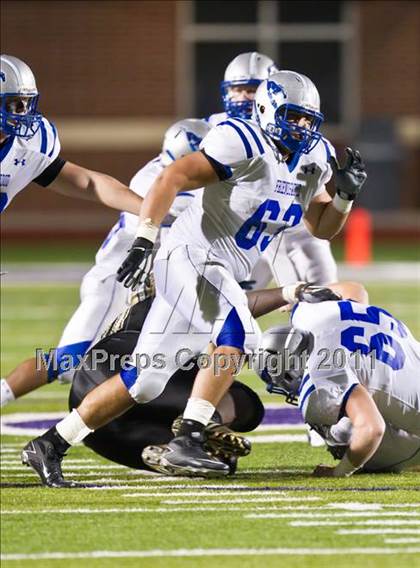 Thumbnail 1 in Foster vs. Friendswood (4A Region 3 Bi-District Playoffs) photogallery.