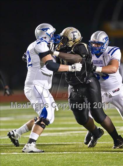 Thumbnail 3 in Foster vs. Friendswood (4A Region 3 Bi-District Playoffs) photogallery.
