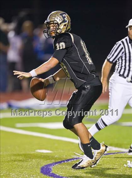 Thumbnail 2 in Foster vs. Friendswood (4A Region 3 Bi-District Playoffs) photogallery.