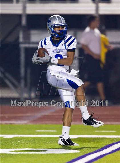 Thumbnail 2 in Foster vs. Friendswood (4A Region 3 Bi-District Playoffs) photogallery.