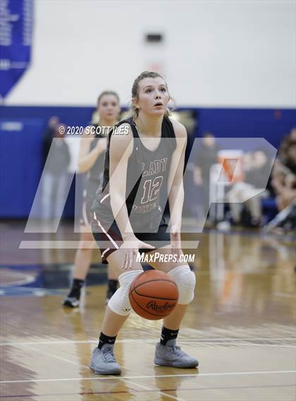 Thumbnail 2 in  Vinton County vs Circleville (OHSAA D2 District Playoff) photogallery.