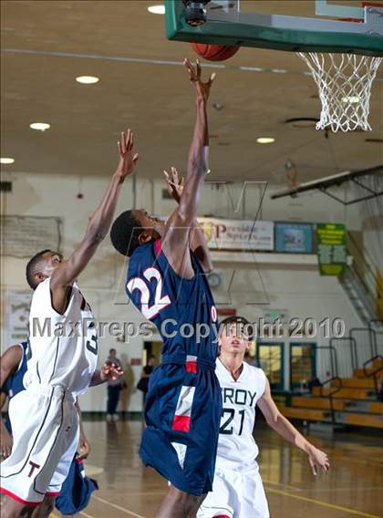 Thumbnail 2 in Leuzinger vs. Troy (Santa Barbara Holiday Classic Tournament) photogallery.