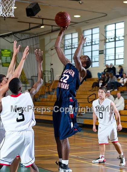 Thumbnail 3 in Leuzinger vs. Troy (Santa Barbara Holiday Classic Tournament) photogallery.