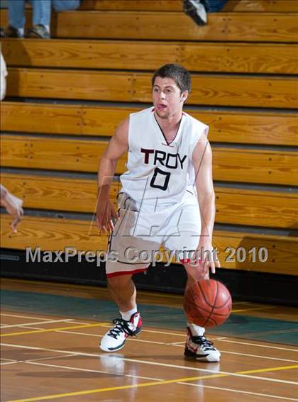 Thumbnail 2 in Leuzinger vs. Troy (Santa Barbara Holiday Classic Tournament) photogallery.