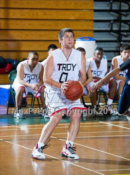 Thumbnail 2 in Leuzinger vs. Troy (Santa Barbara Holiday Classic Tournament) photogallery.