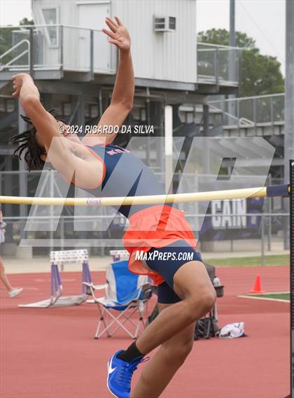 Thumbnail 2 in Cain Relays photogallery.