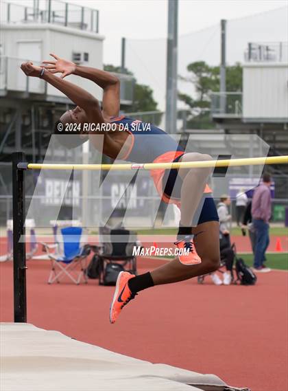 Thumbnail 2 in Cain Relays photogallery.