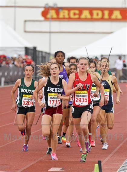 Thumbnail 2 in Arcadia Invitational (1 Mile Run) photogallery.