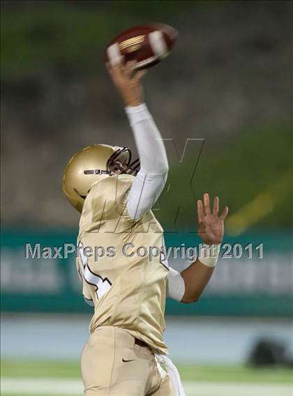 Thumbnail 3 in Bishop's vs Parker (CIF SDS D5 Final) photogallery.