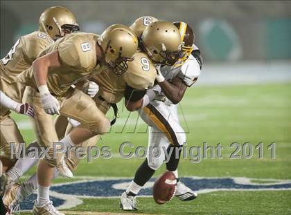 Thumbnail 2 in Bishop's vs Parker (CIF SDS D5 Final) photogallery.