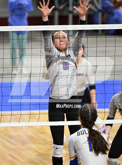 Thumbnail 3 in Dove Creek vs. Cheraw (CHSAA 1A Round 3) photogallery.