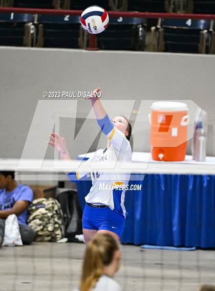 Thumbnail 2 in Dove Creek vs. Cheraw (CHSAA 1A Round 3) photogallery.