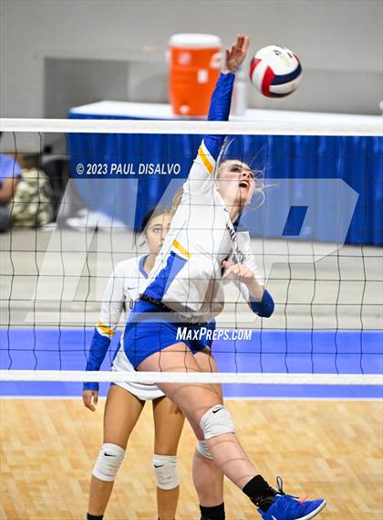 Thumbnail 3 in Dove Creek vs. Cheraw (CHSAA 1A Round 3) photogallery.