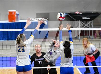 Thumbnail 3 in Dove Creek vs. Cheraw (CHSAA 1A Round 3) photogallery.