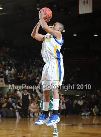 Thumbnail 2 in West Caldwell vs. Kinston (NCHSAA Class 2A Final) photogallery.