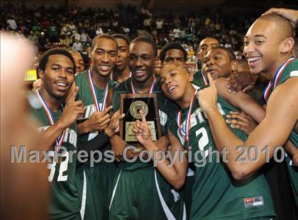 Thumbnail 3 in West Caldwell vs. Kinston (NCHSAA Class 2A Final) photogallery.