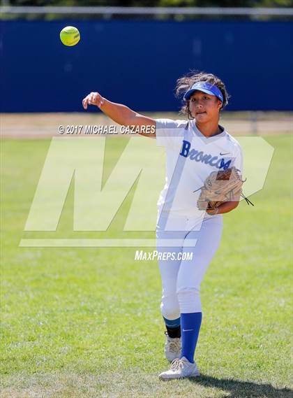 Thumbnail 1 in Mission Vista @ Rancho Bernardo photogallery.