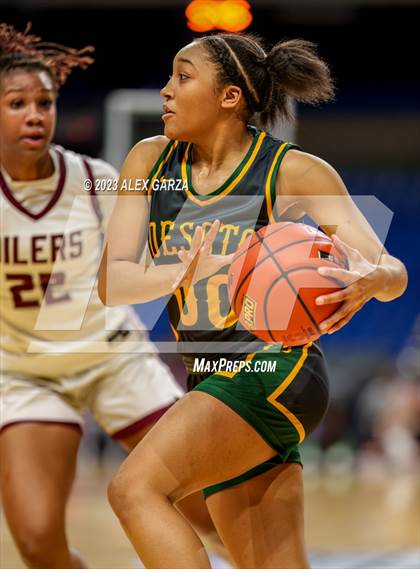 Thumbnail 1 in Pearland vs Desoto (UIL 6A Basketball Semifinal) photogallery.