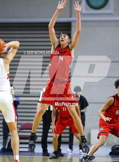 Thumbnail 2 in Mater Dei vs. Centennial (Tarkanian Classic) photogallery.