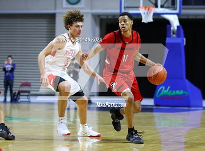 Thumbnail 2 in Mater Dei vs. Centennial (Tarkanian Classic) photogallery.