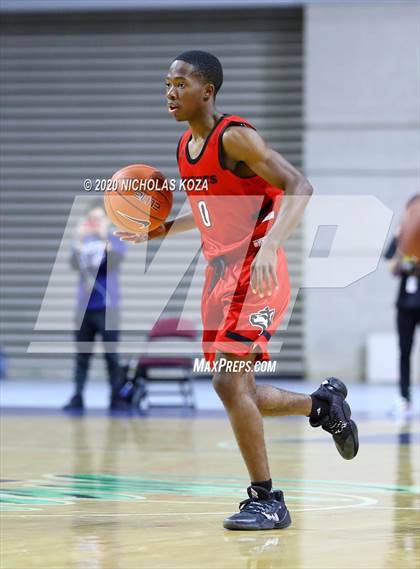 Thumbnail 2 in Mater Dei vs. Centennial (Tarkanian Classic) photogallery.