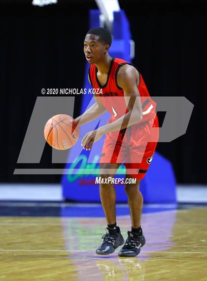 Thumbnail 2 in Mater Dei vs. Centennial (Tarkanian Classic) photogallery.