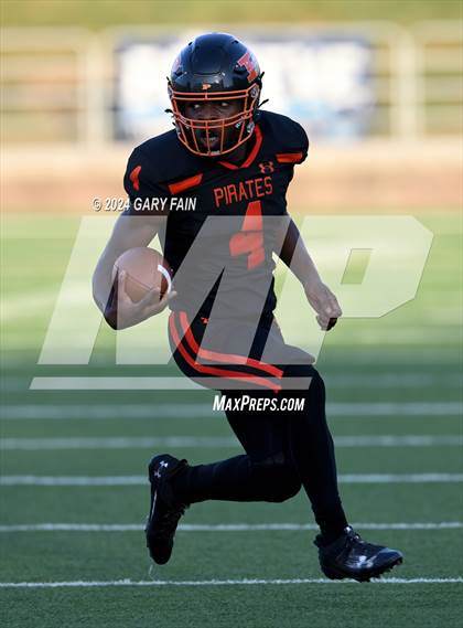Thumbnail 2 in South Pittsburg vs Silverdale Academy (Blue Cross Bowl) photogallery.