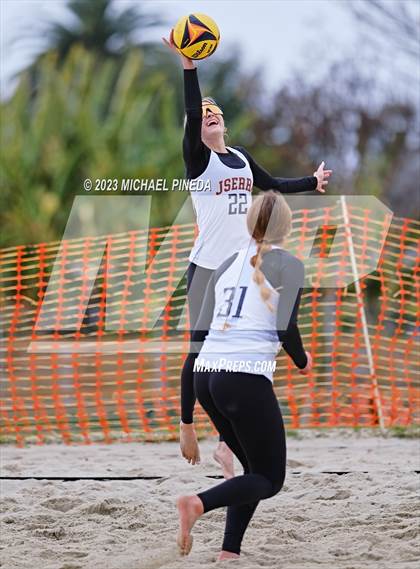 Thumbnail 3 in Orange Lutheran @ JSerra Catholic photogallery.