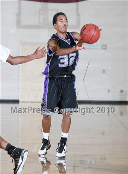 Thumbnail 2 in Sheldon vs Franklin (Whitney Winter Classic) photogallery.