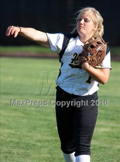 Thumbnail 3 in Escalon vs. Hughson (CIF SJS D5 Playoffs) photogallery.
