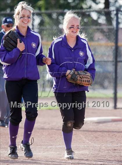 Thumbnail 2 in Escalon vs. Hughson (CIF SJS D5 Playoffs) photogallery.