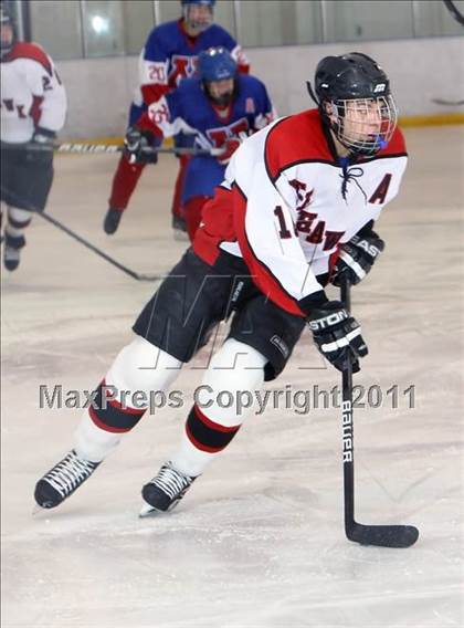 Thumbnail 3 in Manitowoc United @ Oshkosh Ice Hawks  photogallery.