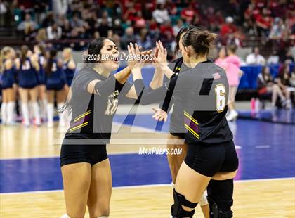 Thumbnail 1 in Alamosa vs. Eaton (CHSAA 3A Final) photogallery.